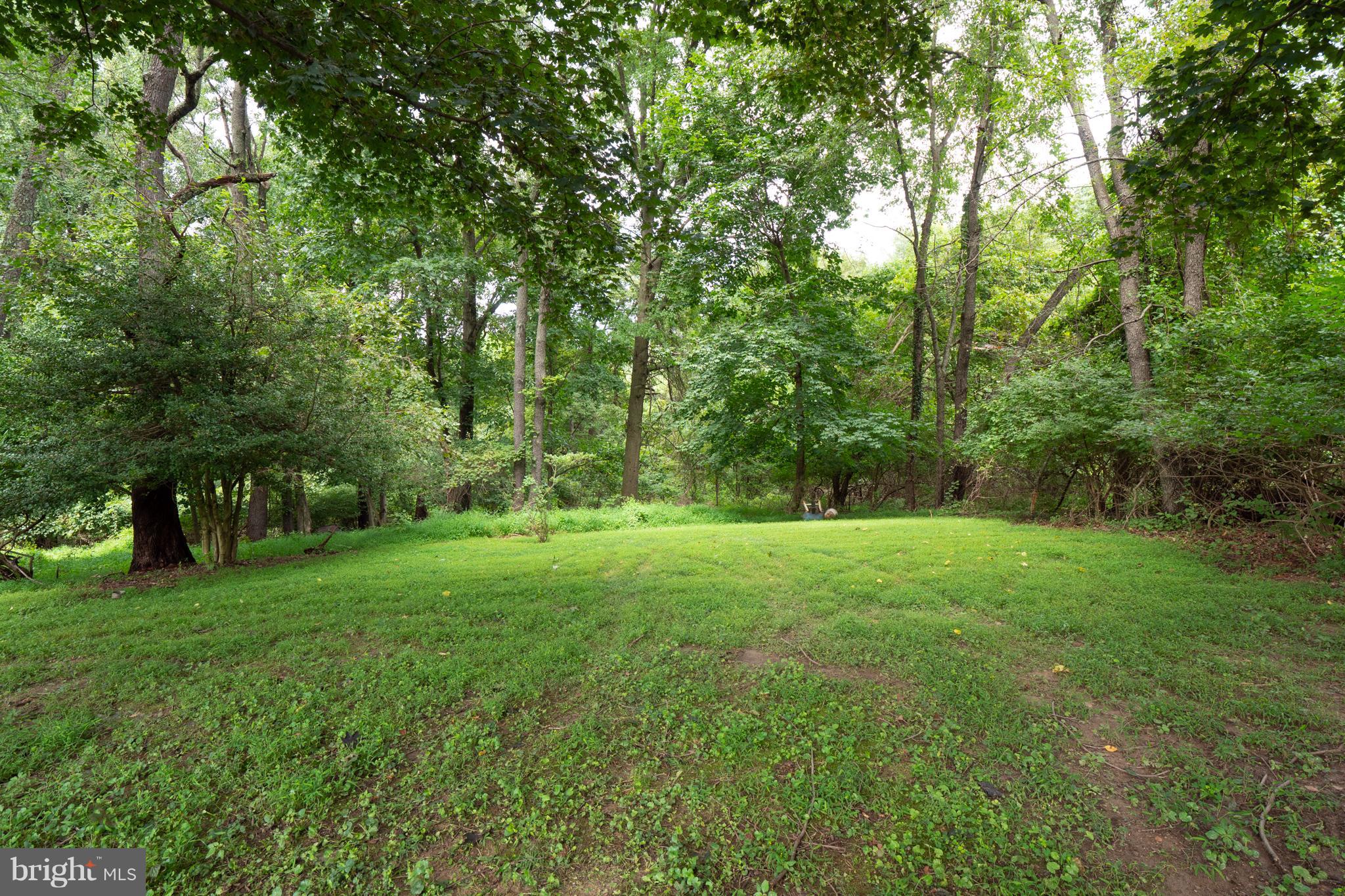 8612 Inwood Road Baltimore, MD 21244 - Photo 21 of 26 Private Rear Yard