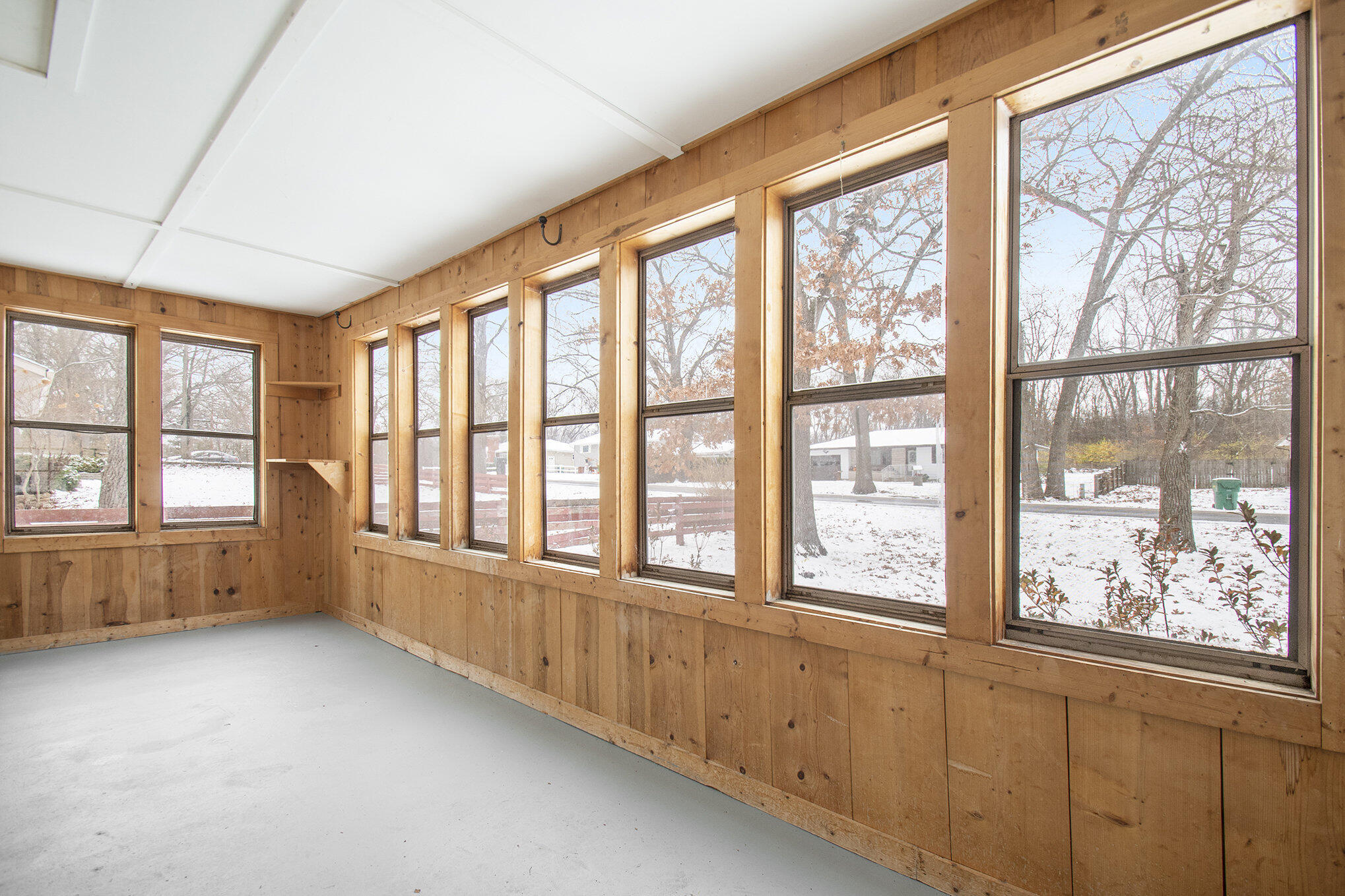 3030 South 13th Street Niles, MI 49120 - Photo 4 of 28 Enclosed Porch