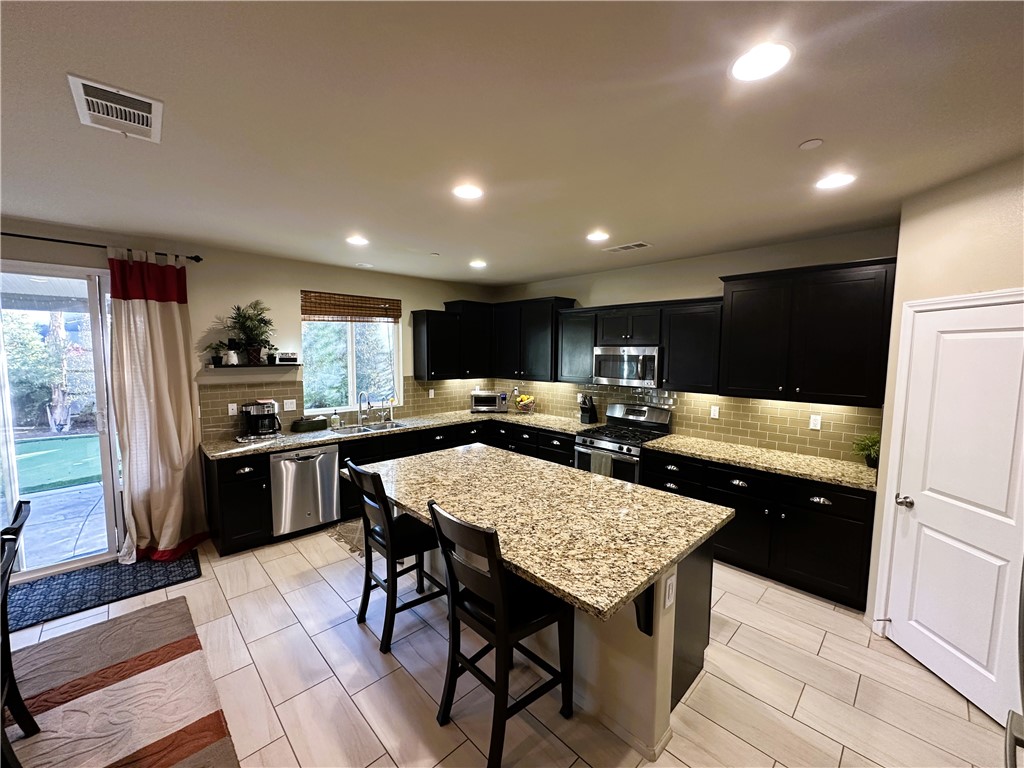 30097 Pine Needle Road Menifee, CA 92585 - Photo 18 of 61 Kitchen