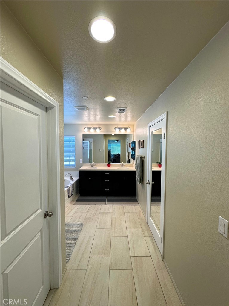 30097 Pine Needle Road Menifee, CA 92585 - Photo 44 of 61 Main Suite Bath