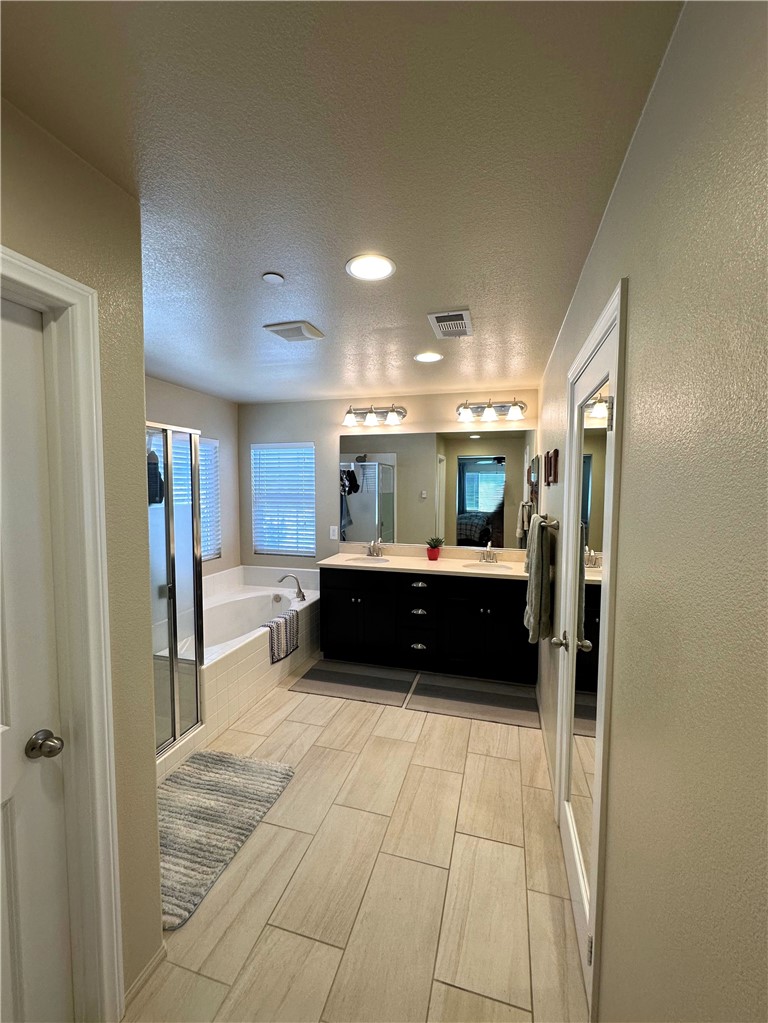 30097 Pine Needle Road Menifee, CA 92585 - Photo 45 of 61 Main Suite Bath