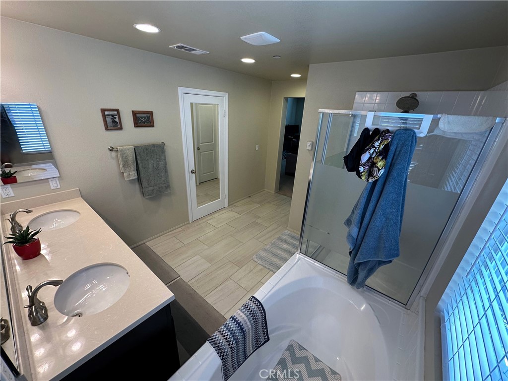 30097 Pine Needle Road Menifee, CA 92585 - Photo 47 of 61 Main Suite Bath