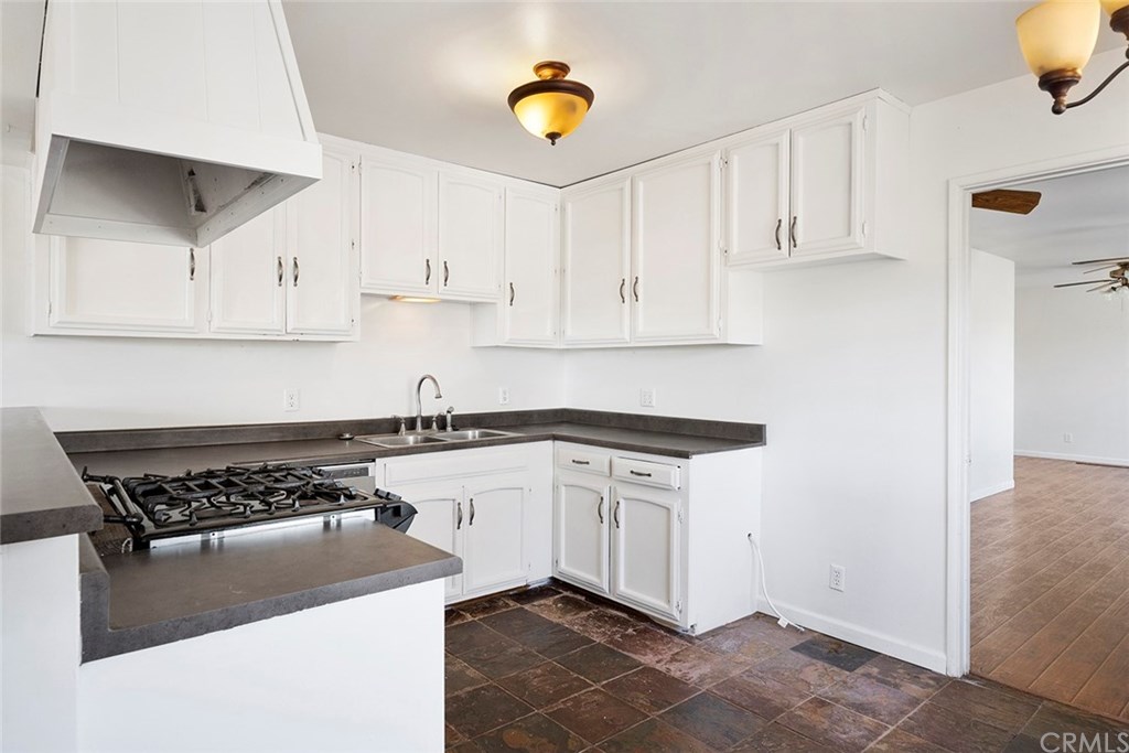 31305 Red Mountain Road Hemet, CA 92544 - Photo 11 of 54 Gallery Image 11