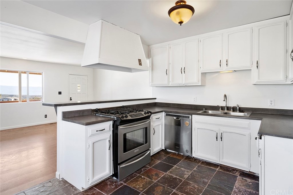 31305 Red Mountain Road Hemet, CA 92544 - Photo 12 of 54 Gallery Image 12