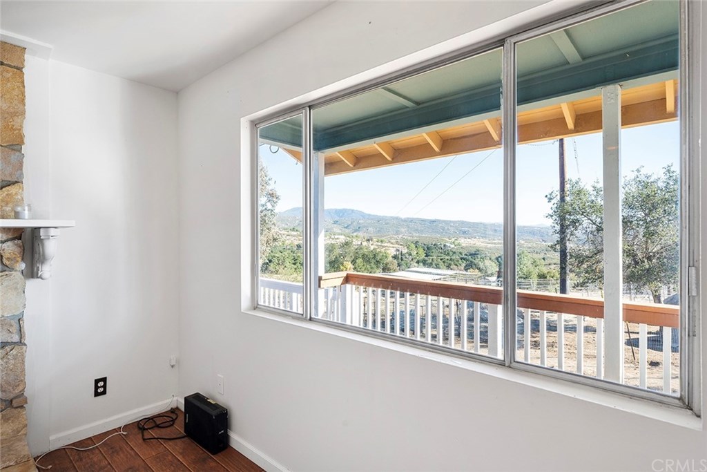 31305 Red Mountain Road Hemet, CA 92544 - Photo 8 of 54 Gallery Image 8
