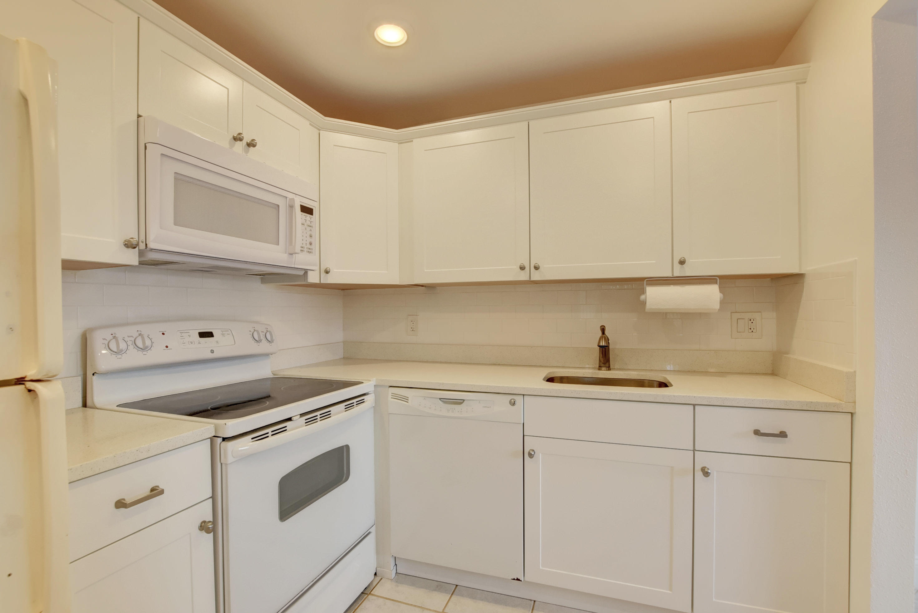 339 Monaco Way Delray Beach, FL 33446 - Photo 17 of 28 DSC_5646And4more