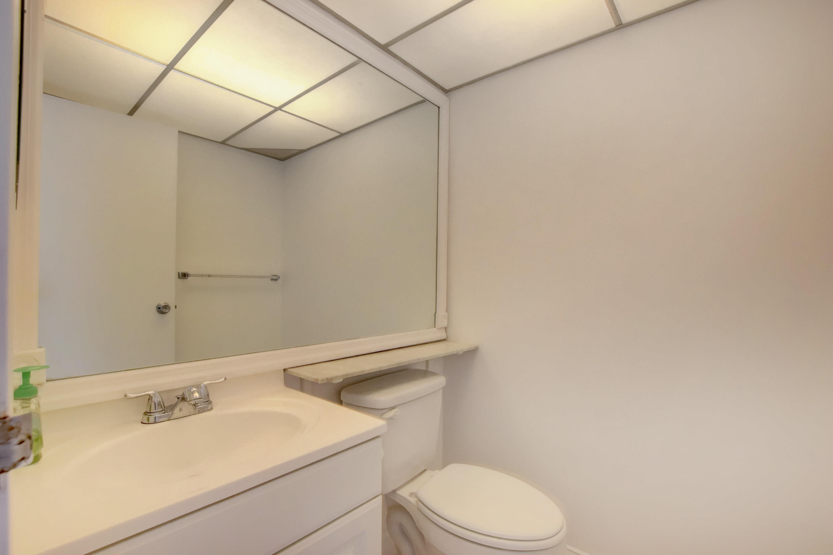 339 Monaco Way Delray Beach, FL 33446 - Photo 19 of 28 DSC_5656And4more