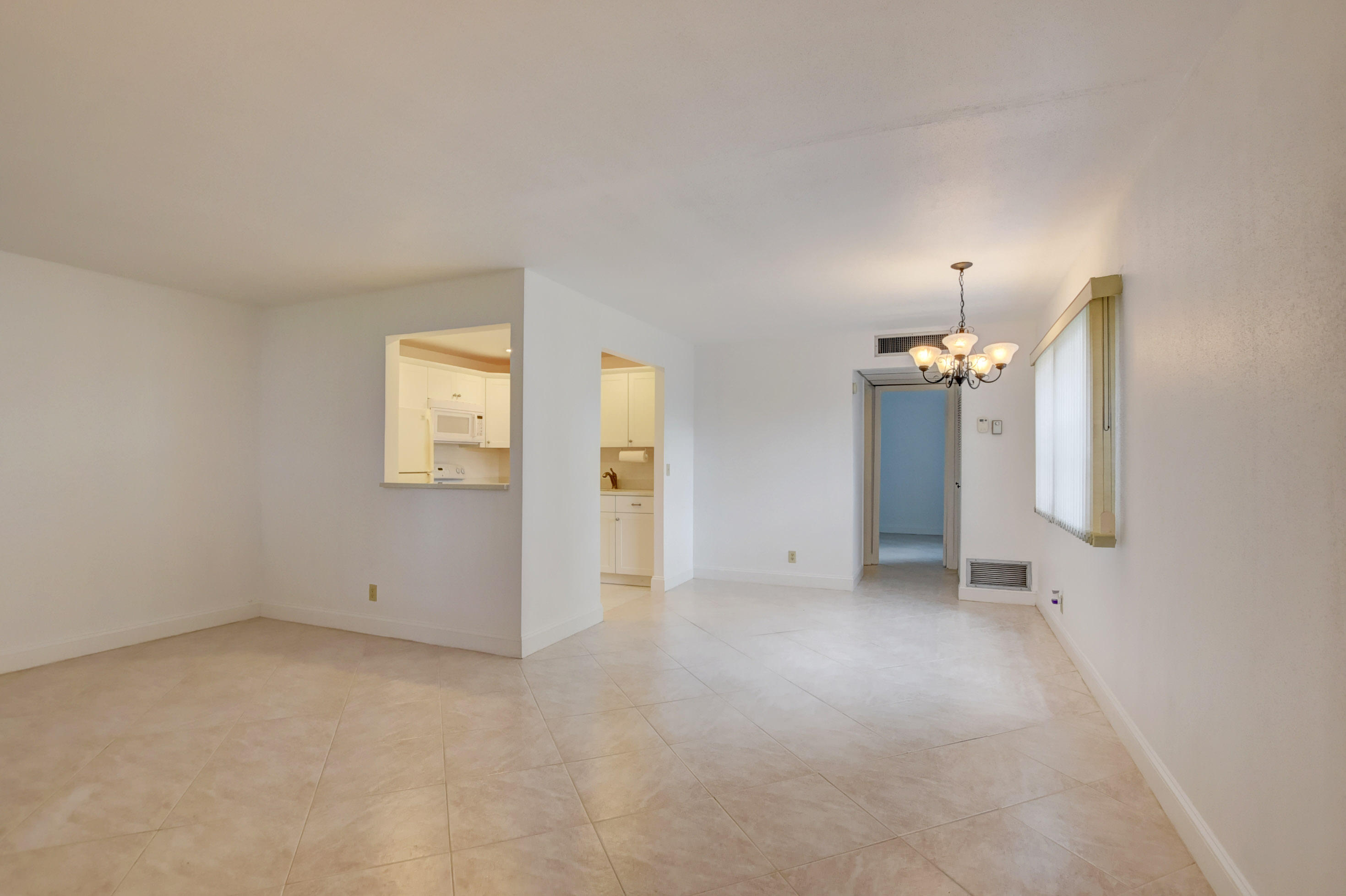 339 Monaco Way Delray Beach, FL 33446 - Photo 10 of 28 DSC_5611And4more