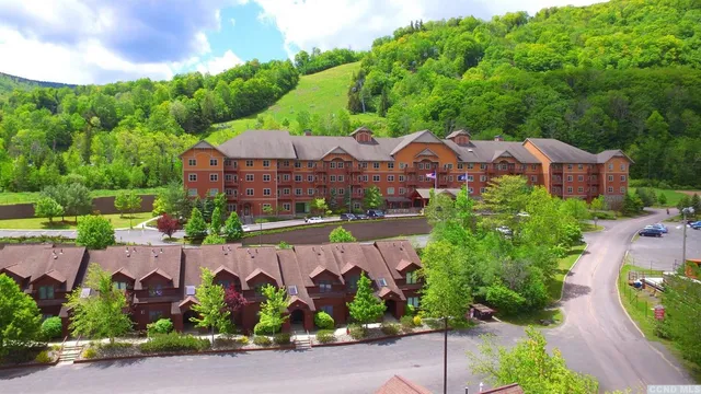 $28,000 | 62 Liftside Drive, Unit 401F4, Hunter, NY 12442