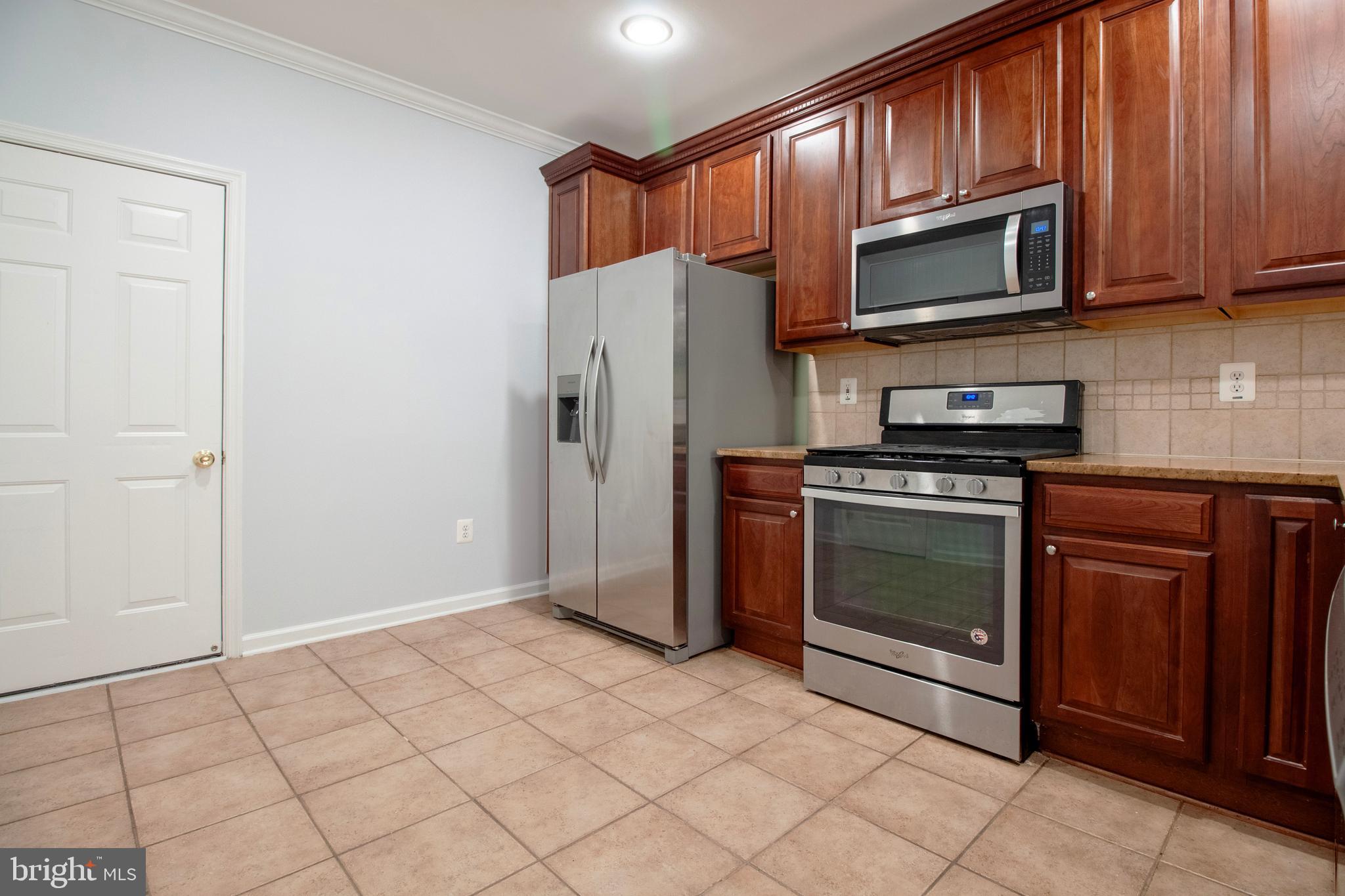 12430 Liberty Bridge Road Fairfax, VA 22033 - Photo 6 of 28 Kitchen