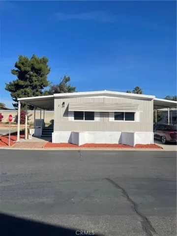 $199,900 | 1155 South Riverside Avenue, Unit 7, Rialto, CA 92376