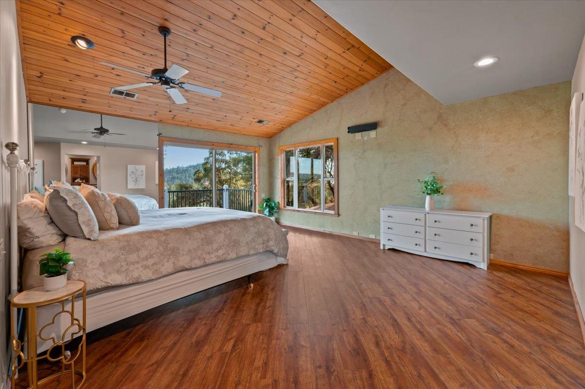 16000 Southridge Road Penn Valley, CA 95946 - Photo 28 of 75 a living room with furniture and wooden floor