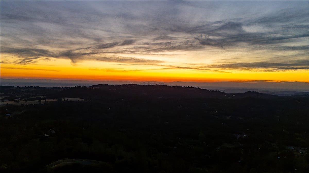 16000 Southridge Road Penn Valley, CA 95946 - Photo 73 of 75 a view of an ocean and a mountain