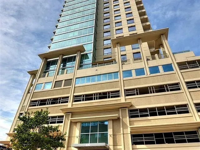 $2,200 | 300 Bowie Street, Unit 2504, Austin, TX 78703