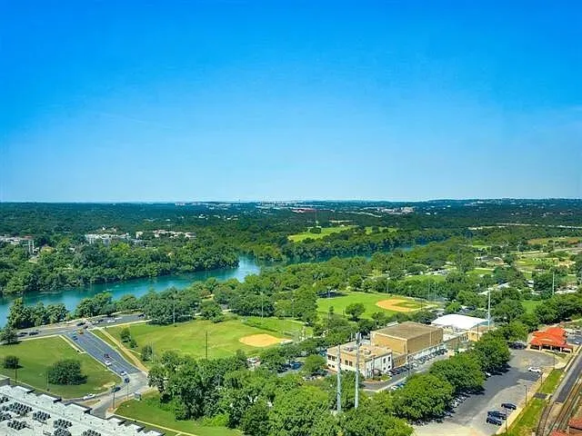 $2,200 | 300 Bowie Street, Unit 2504, Austin, TX 78703