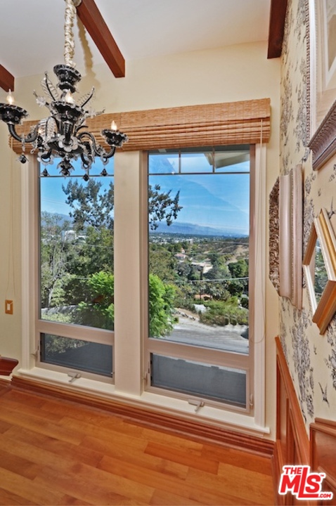 15098 Rayneta Drive Sherman Oaks, CA 91403 - Photo 36 of 51 a view of a entryway
