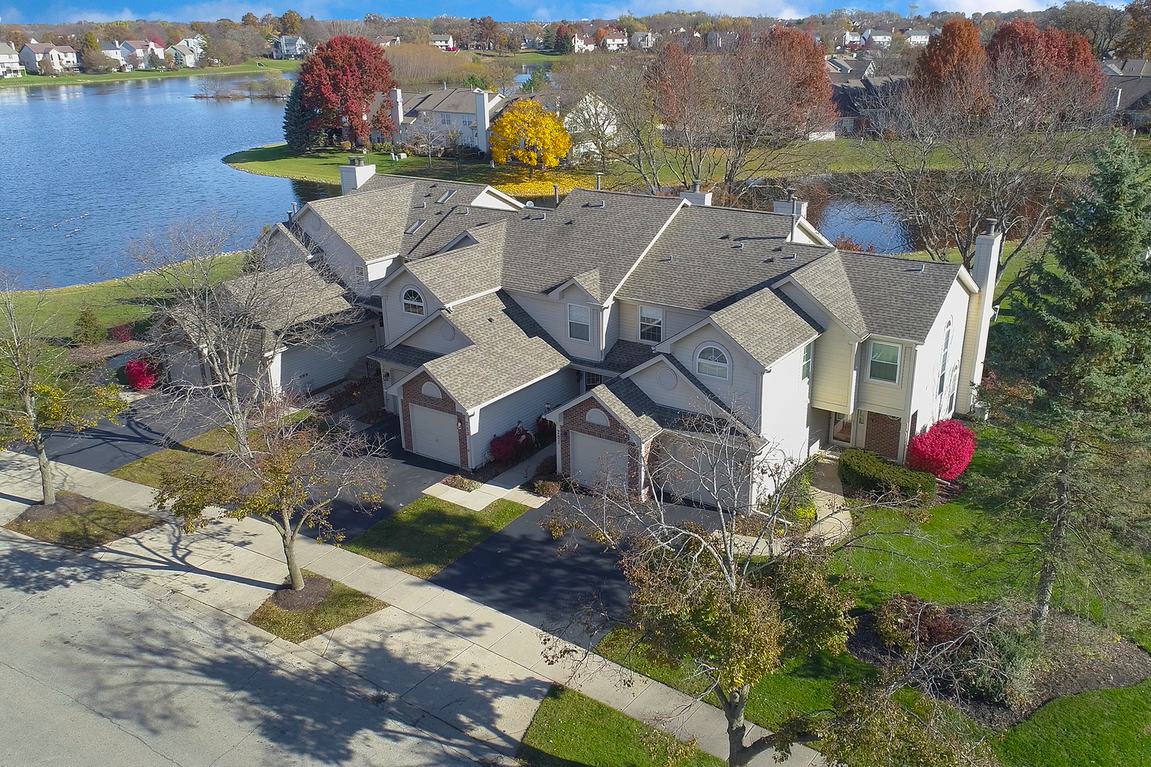 725 Ripple Brook Lane Elgin, IL 60120 - Photo 2 of 29
