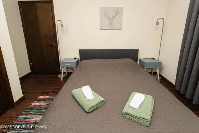 a view of a tennis court