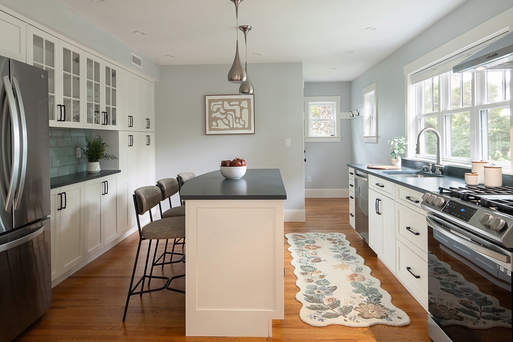 141-143 Oakley Road Belmont, MA 02478 - Photo 8 of 40