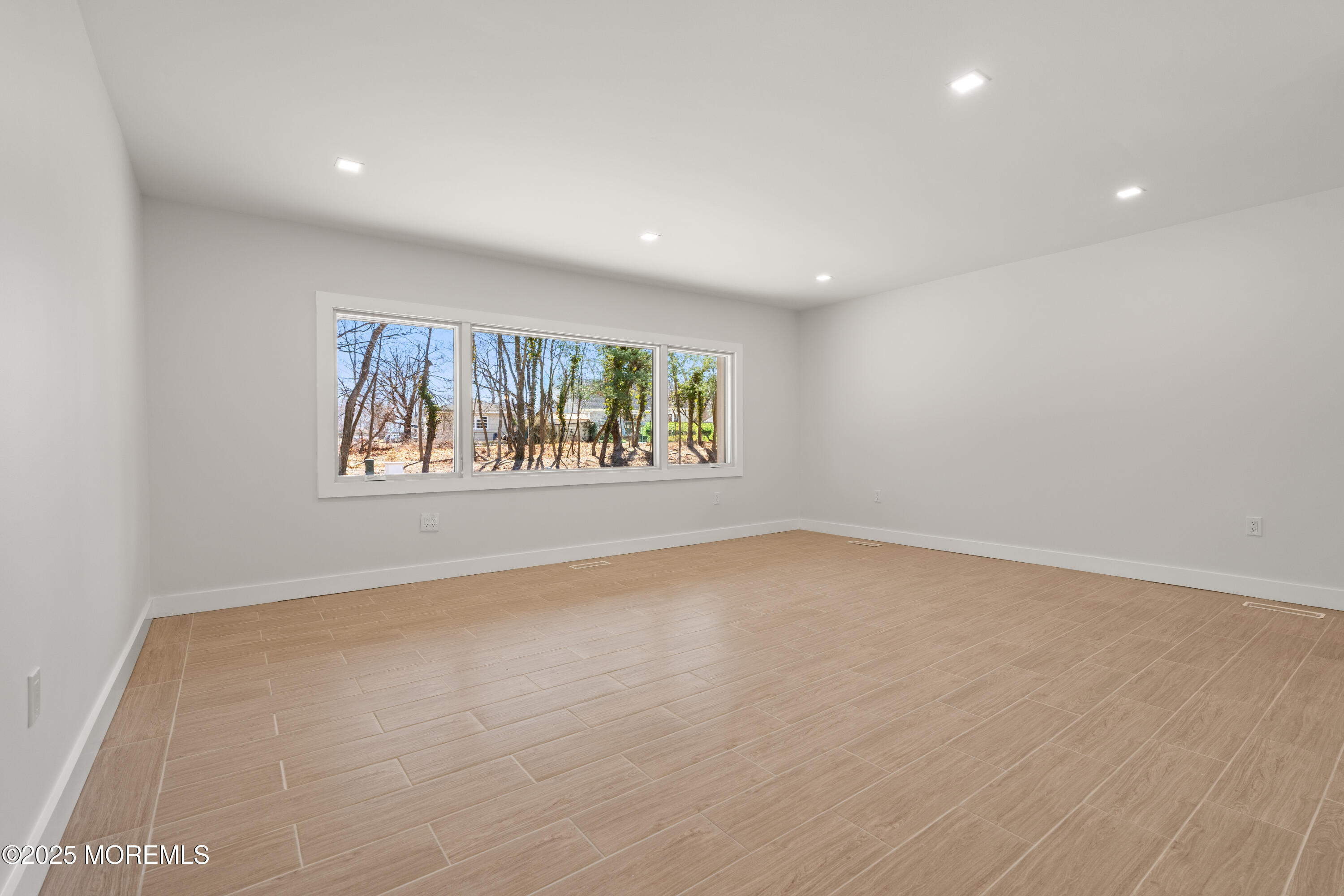 441 Slocum Place Oakhurst, NJ 07755 - Photo 22 of 61 013