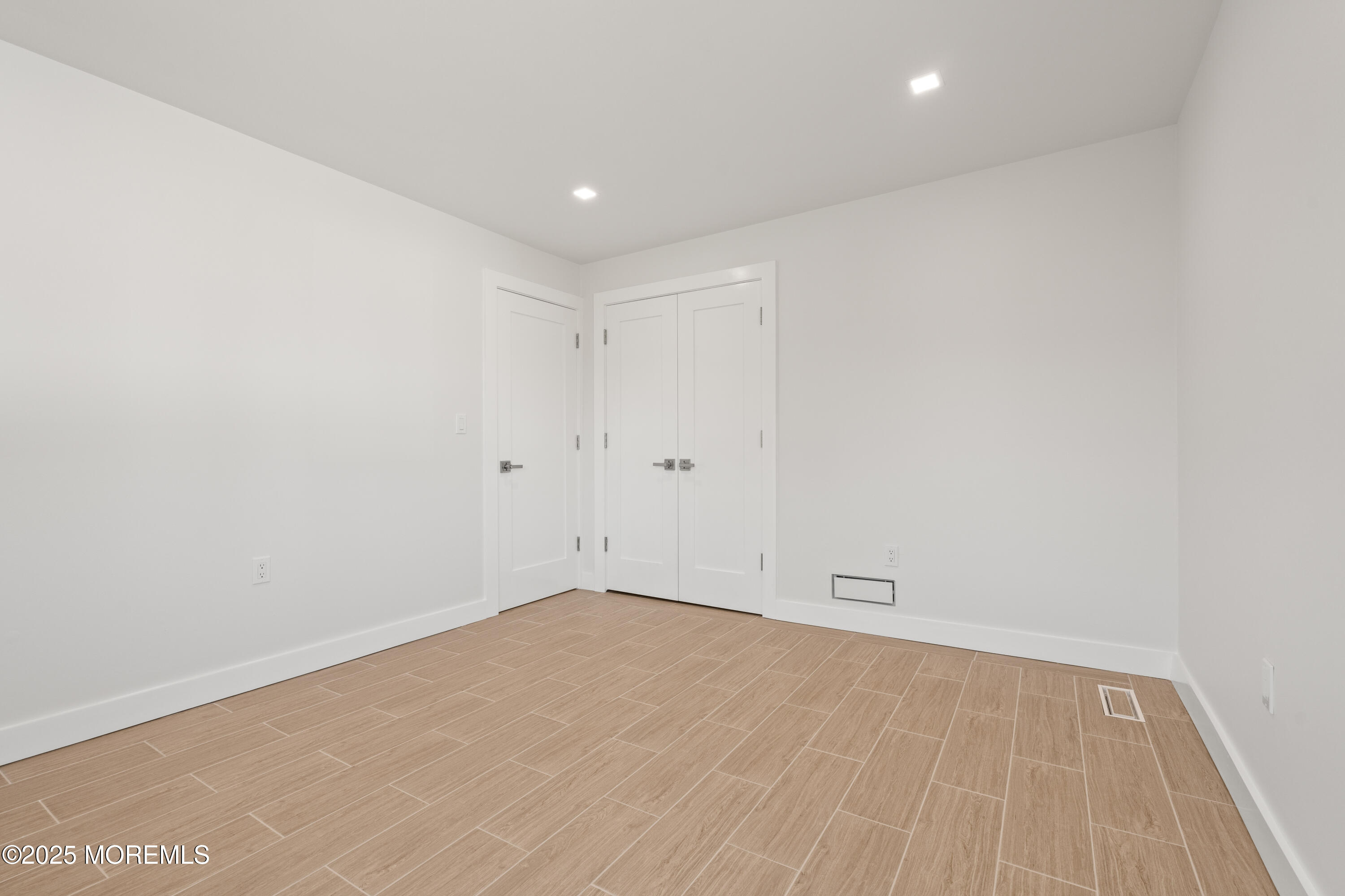 441 Slocum Place Oakhurst, NJ 07755 - Photo 32 of 61 037