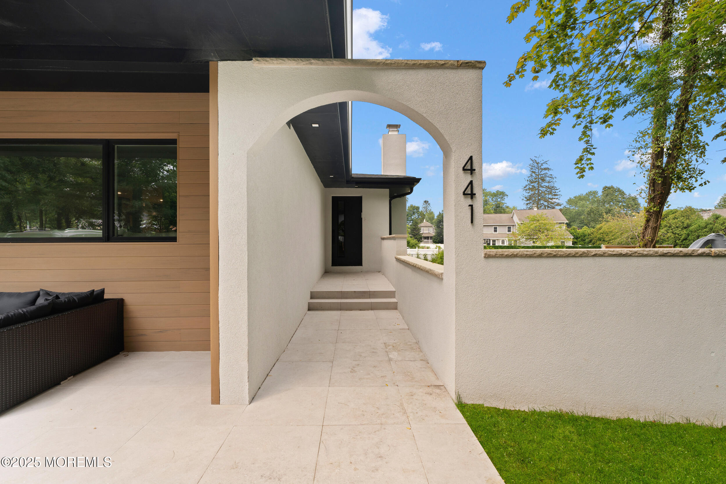 441 Slocum Place Oakhurst, NJ 07755 - Photo 6 of 61 044