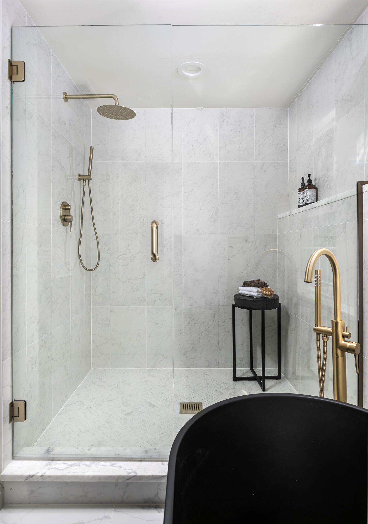 504 Barrington Road Signal Mountain, TN 37377 - Photo 15 of 39 504 Barrington Rd_Master Bathroom Shower
