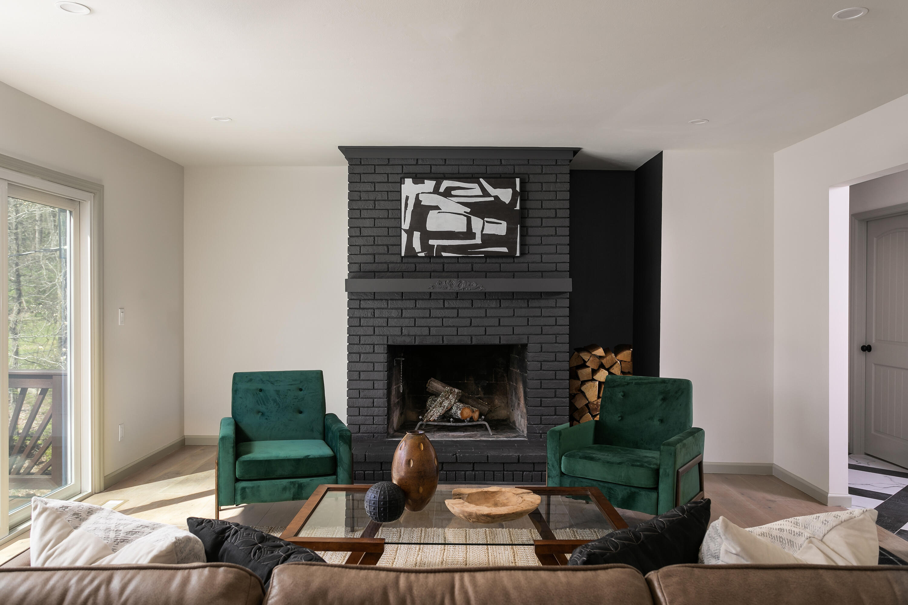 504 Barrington Road Signal Mountain, TN 37377 - Photo 17 of 39 6-504 Barrington Rd_Family Room 2_V