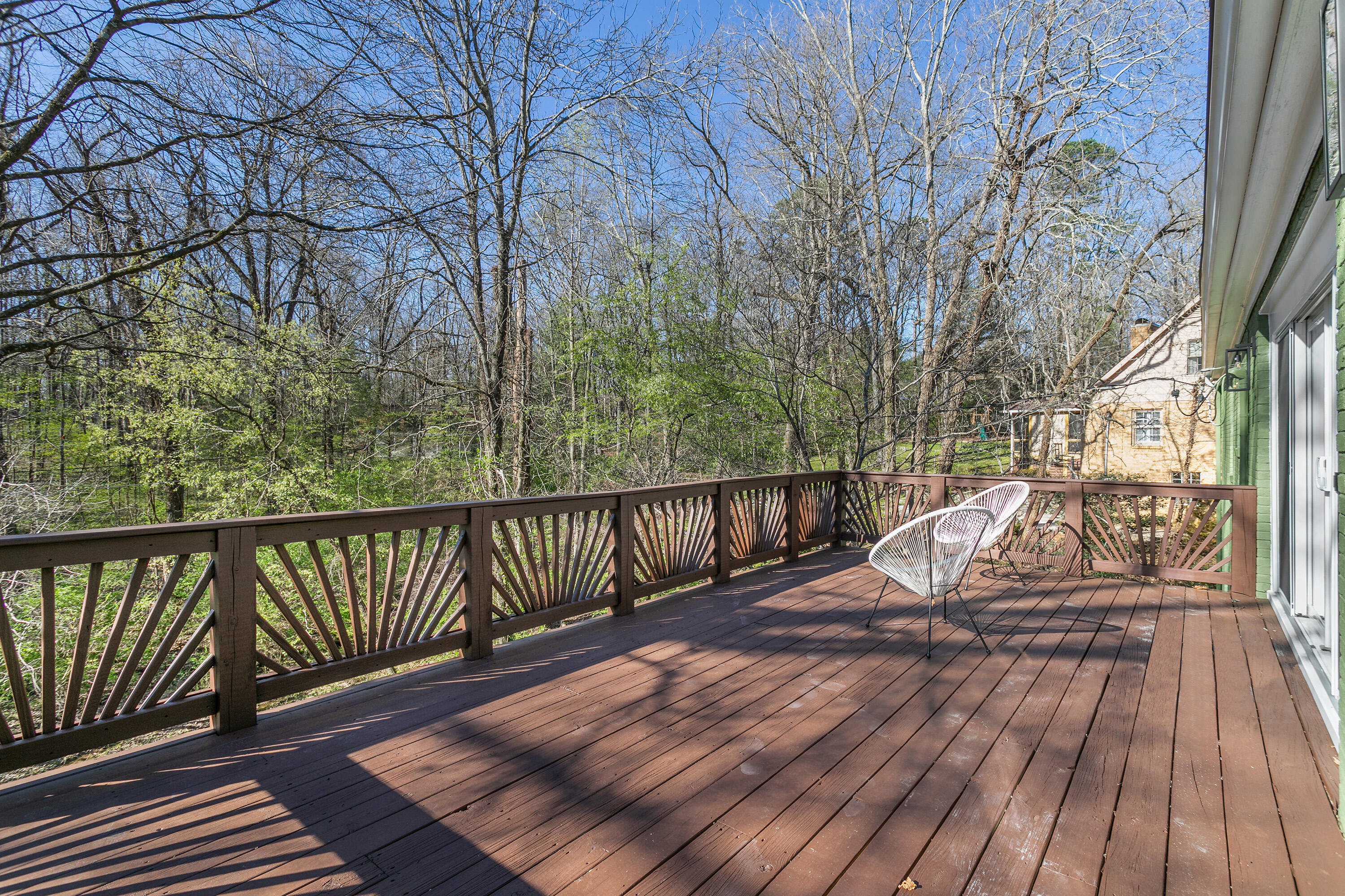504 Barrington Road Signal Mountain, TN 37377 - Photo 19 of 39 504 Barrington Rd_Back Deck 2_V