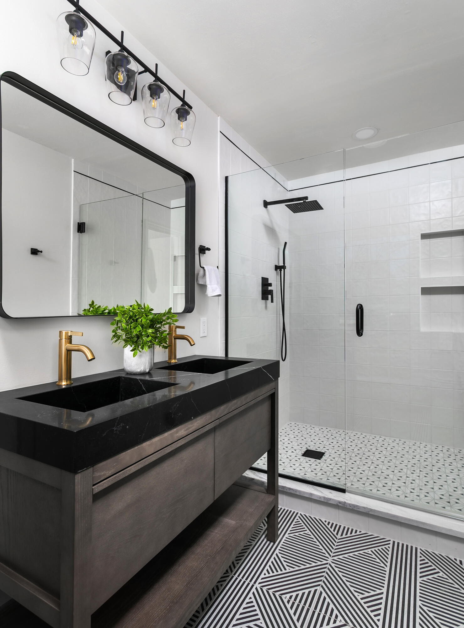 504 Barrington Road Signal Mountain, TN 37377 - Photo 22 of 39 FALA-Barrington-Jack & Jill Bathroom