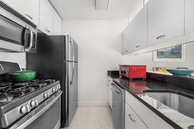 $999,000 | 445 5th Avenue, Unit 24F | Midtown South