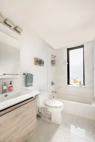 $999,000 | 445 5th Avenue, Unit 24F | Midtown South