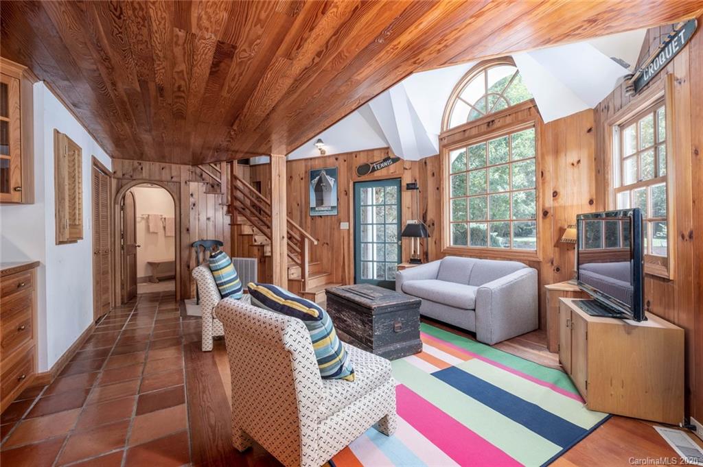 214 Cherokee Road Charlotte, NC 28207 - Photo 22 of 31 Gallery Image 22