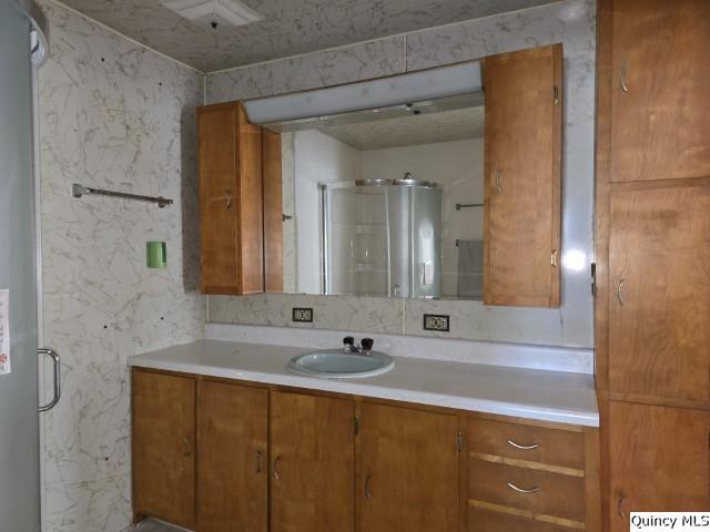 81 West 3rd Street Dallas City, IL 62330 - Photo 8 of 24