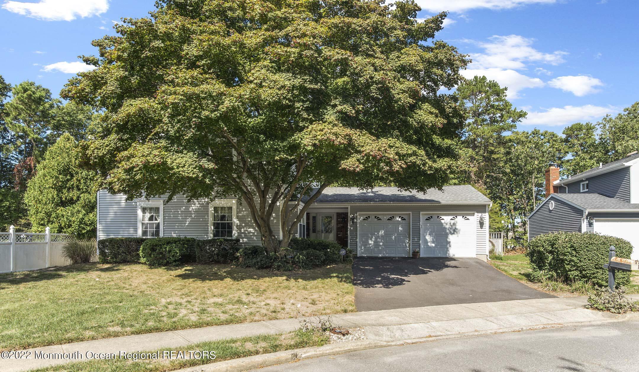 5 Feathertree Court Howell, NJ 07731 - Photo 5 of 32 _RMJ3531 front