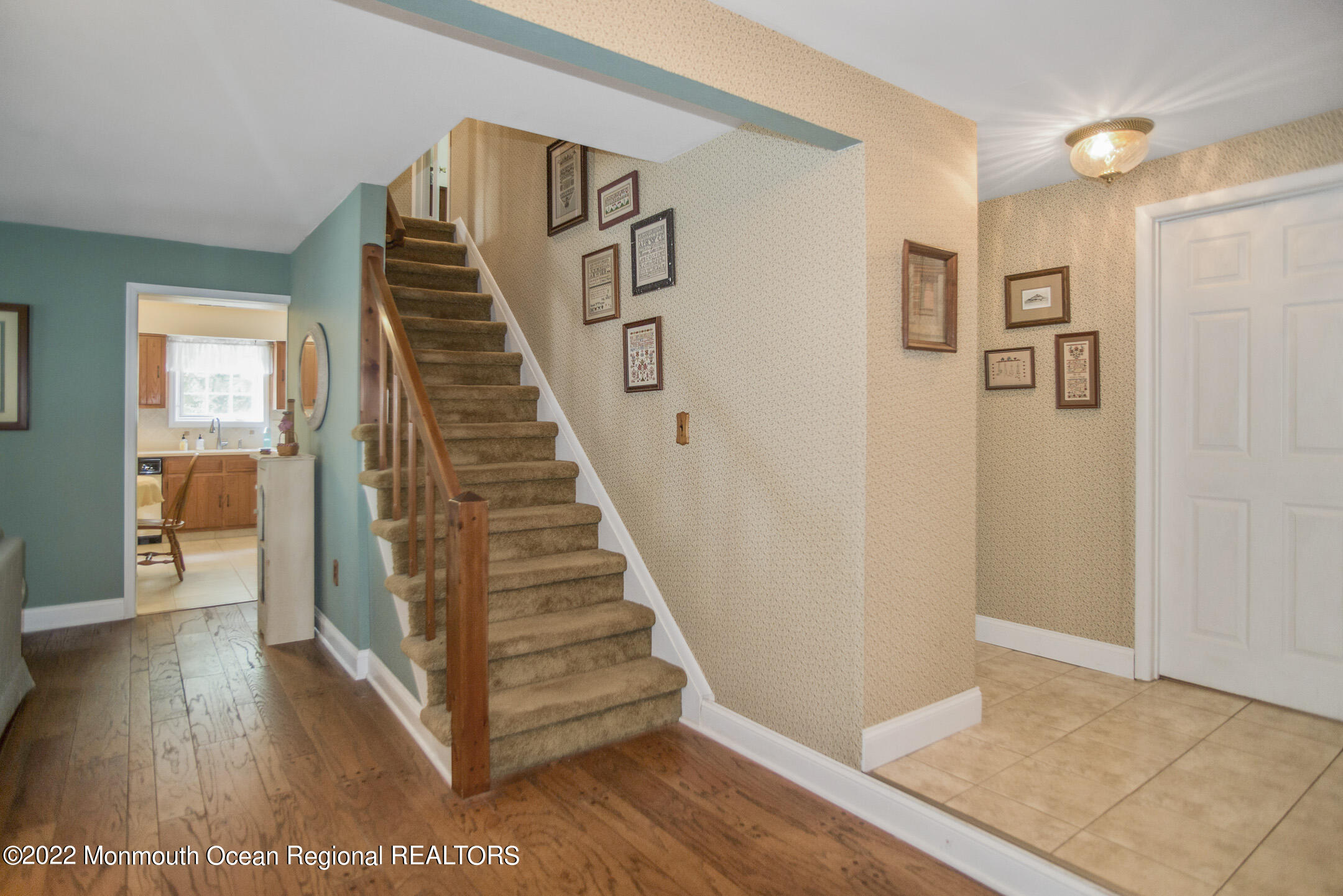 5 Feathertree Court Howell, NJ 07731 - Photo 8 of 32 _RMJ3554 entrance