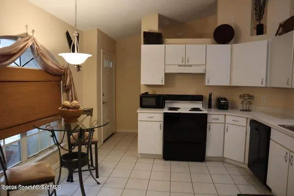 $2,000 | 3590 Egret Drive, Melbourne, FL 32901