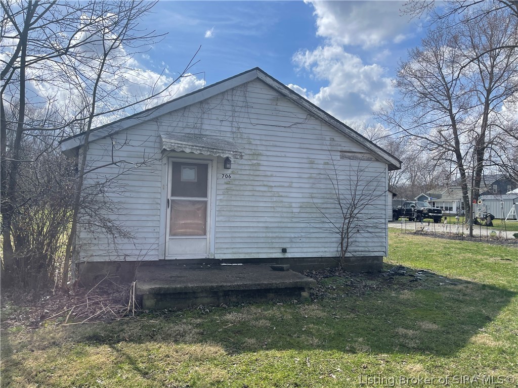 706 Main Street Memphis, IN 47143 - Photo 2 of 8