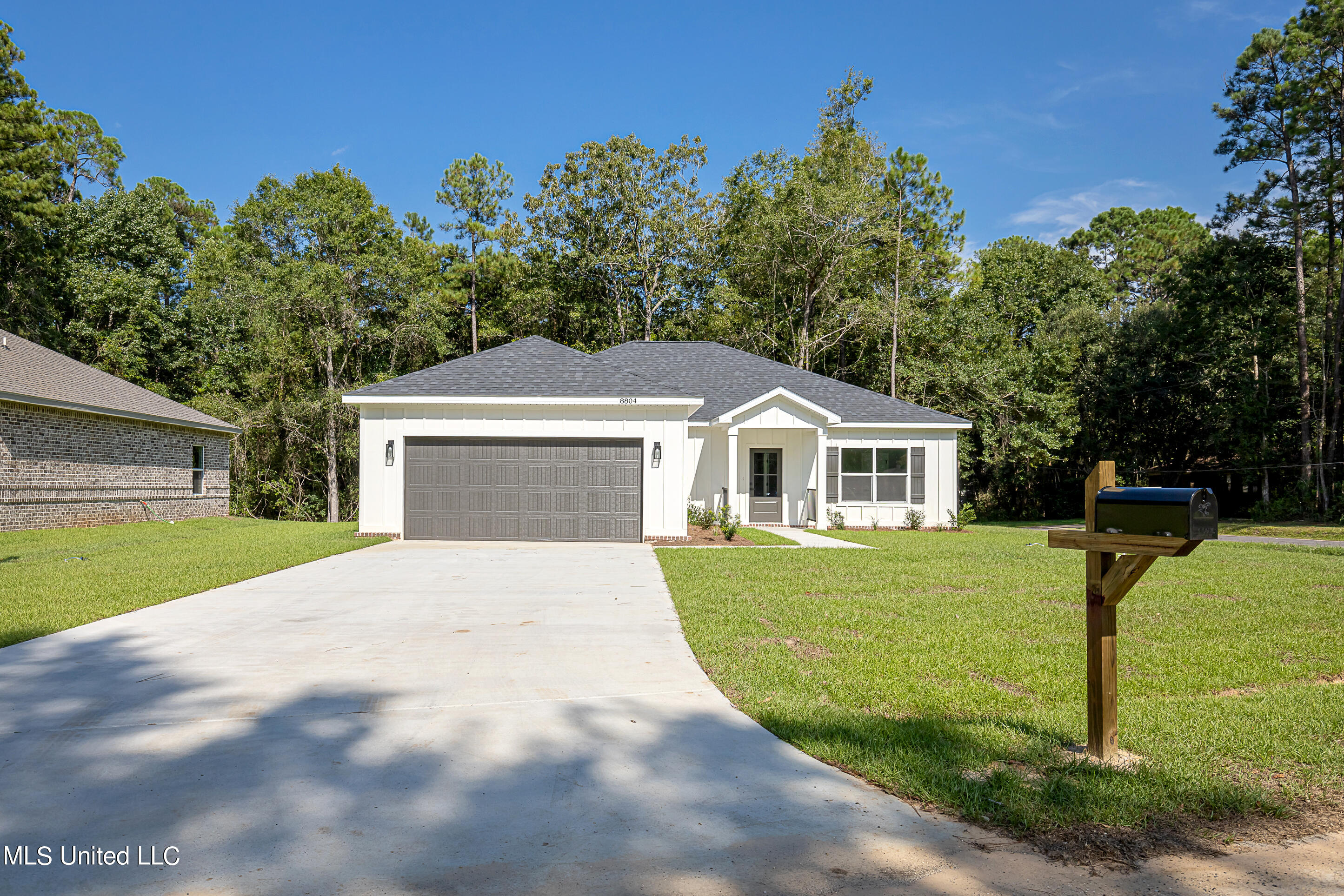 8804 Ferry Point Road Gautier, MS 39553 - Photo 2 of 55 IMG_1660