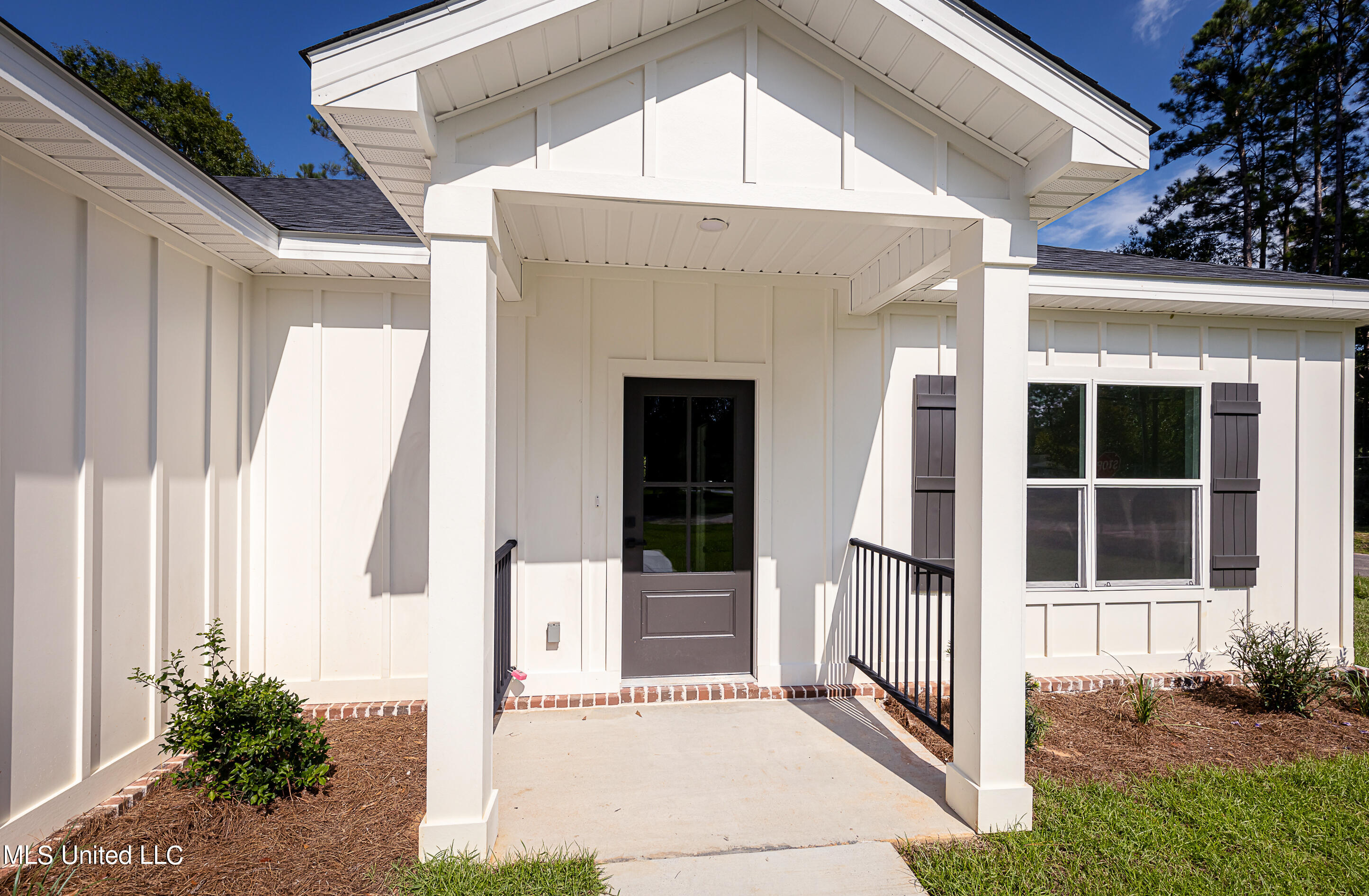8804 Ferry Point Road Gautier, MS 39553 - Photo 5 of 55 IMG_1678