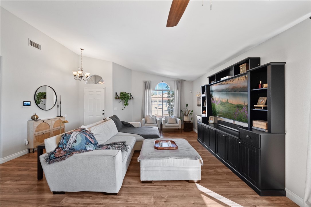 813 Pike Drive Hemet, CA 92544 - Photo 11 of 39