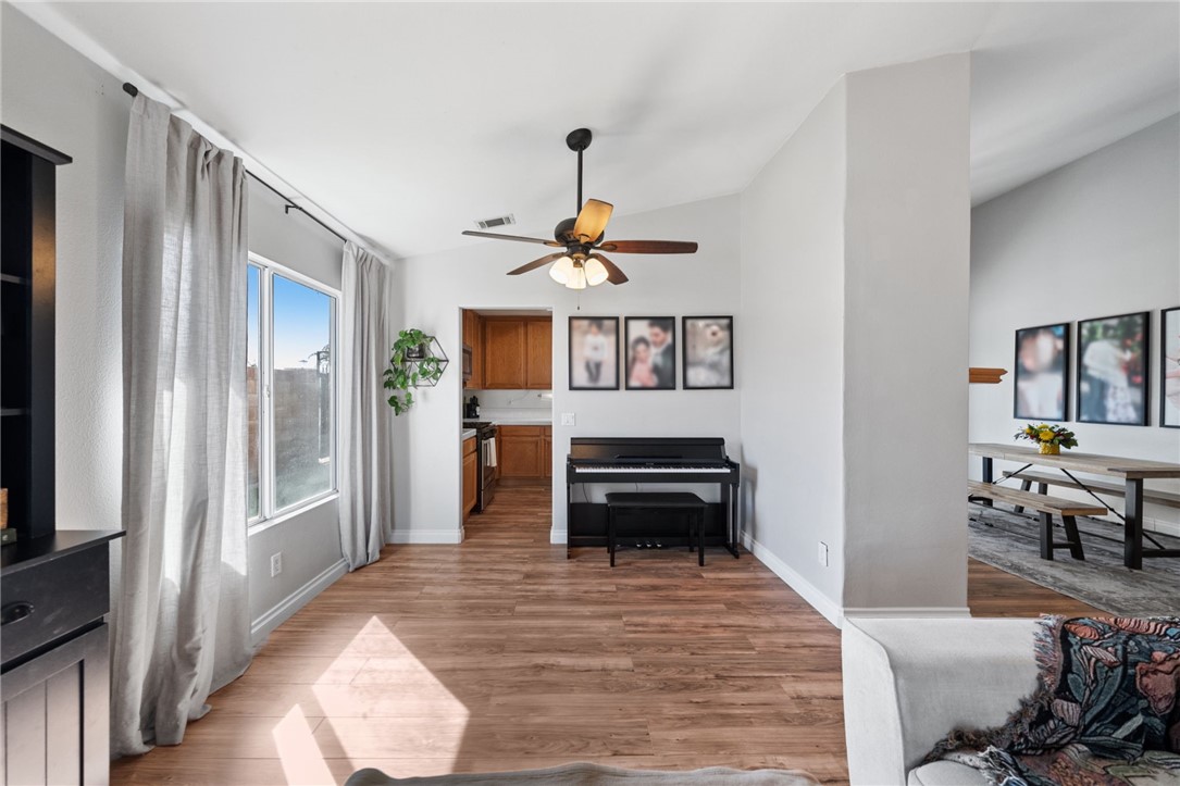 813 Pike Drive Hemet, CA 92544 - Photo 12 of 39