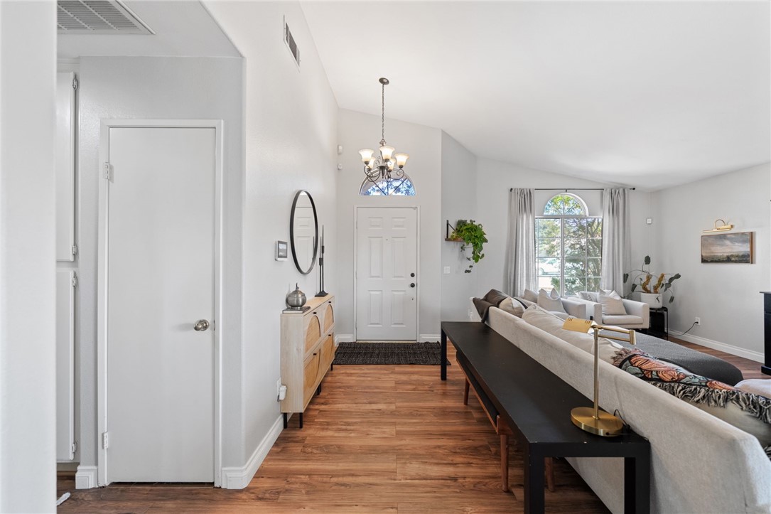 813 Pike Drive Hemet, CA 92544 - Photo 7 of 39