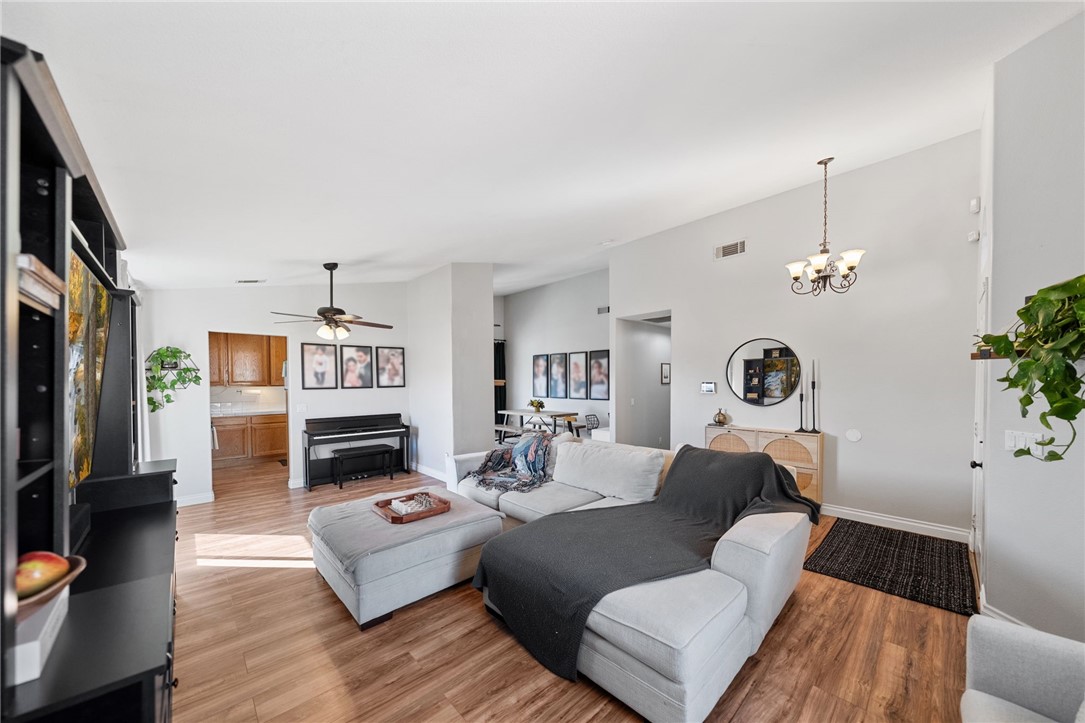 813 Pike Drive Hemet, CA 92544 - Photo 10 of 39