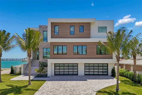 $7,995,000 | 236 Howard Drive, Belleair Beach, FL 33786