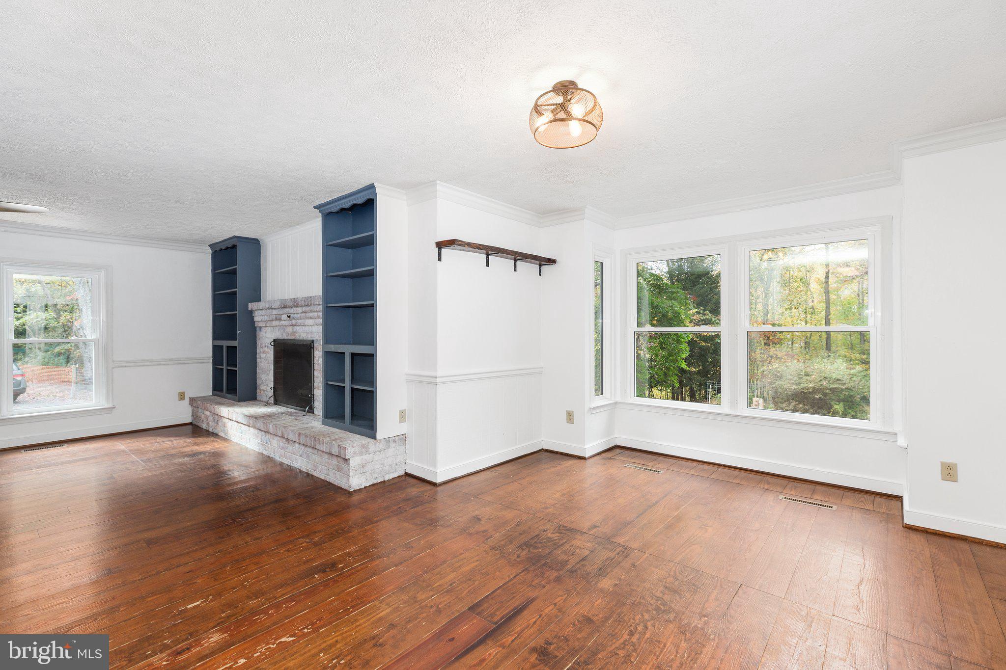 15211 Poplar Neck Road King George, VA 22485 - Photo 19 of 54 Living Room