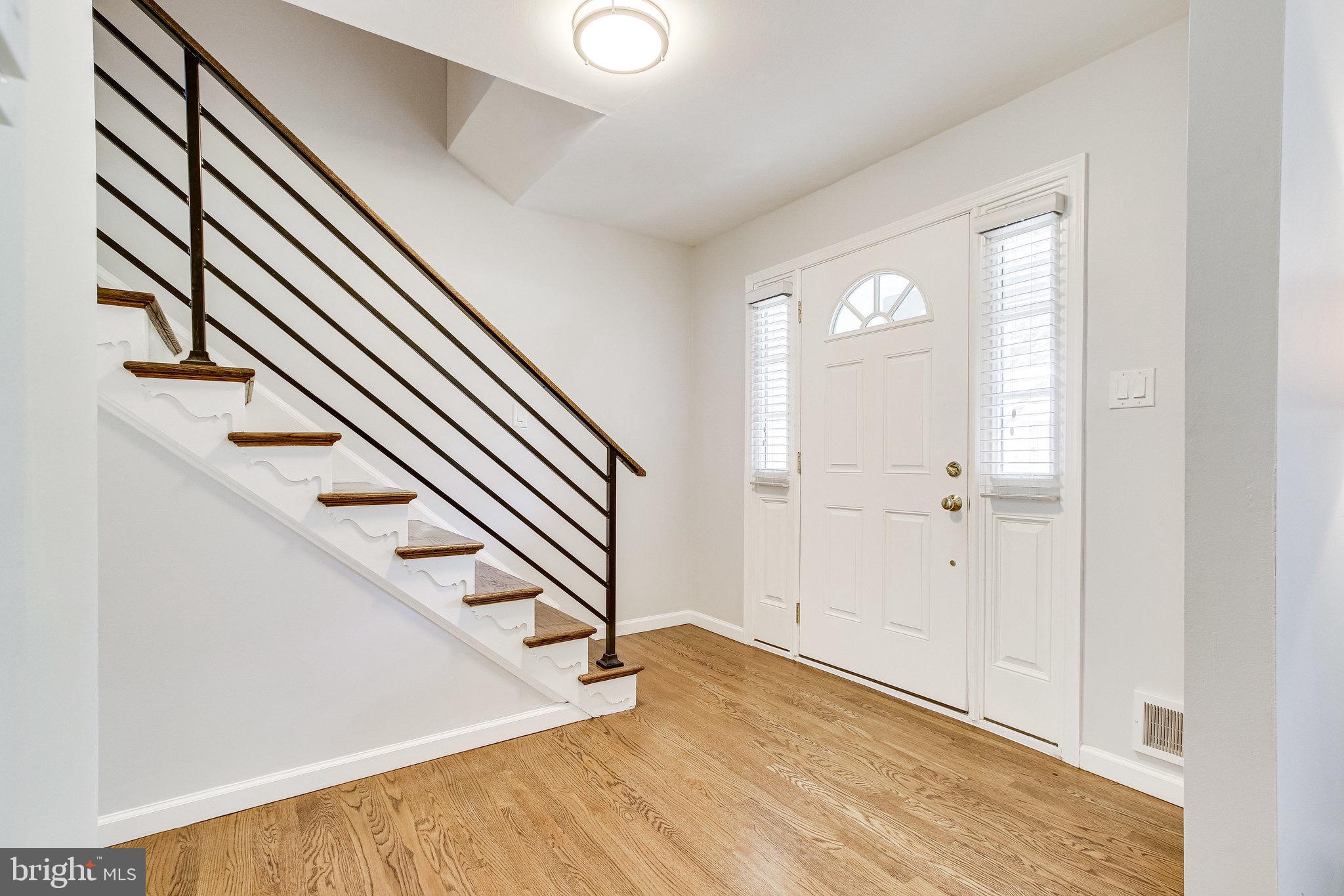 2406 Rocky Branch Road Vienna, VA 22181 - Photo 3 of 30 Foyer