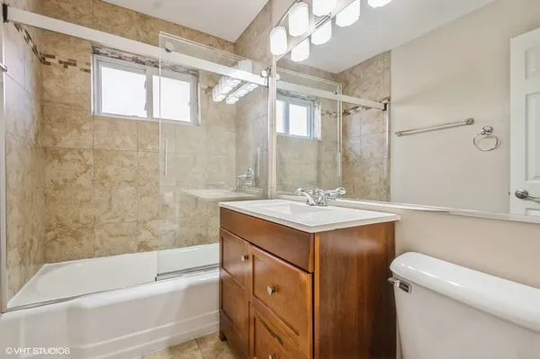 $2,200 | 4258 North Greenview Avenue, Unit 1E, Chicago, IL 60613