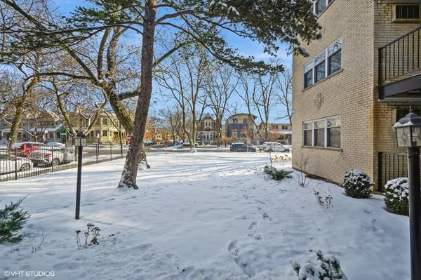 $2,200 | 4258 North Greenview Avenue, Unit 1E, Chicago, IL 60613