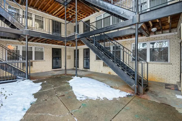$2,200 | 4258 North Greenview Avenue, Unit 1E, Chicago, IL 60613